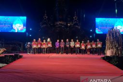 Koster berikan penghargaan kepada 10 seniman menutup FSBJ 2022