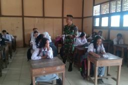 Satgas Pamtas RI-Malaysia beri materi wawasan kebangsaan di sekolah