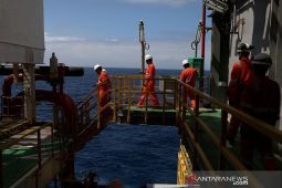 Harga minyak akhir pekan naik