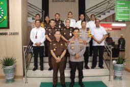 Kapolda Jambi silaturahmi dengan Forkopimda