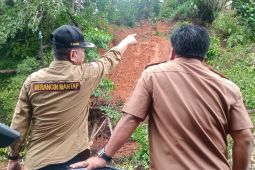 Bupati Merangin minta keluarga Ahmad mengungsi hindari longsor