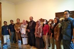 Plt Bupati Langkat Syah Afandin terima petugas BPS