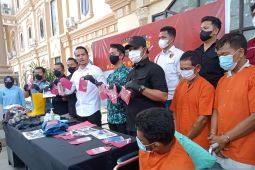 Polisi lumpuhkan dengan tembakan pelaku pembunuh pedagang emas di  Jambi