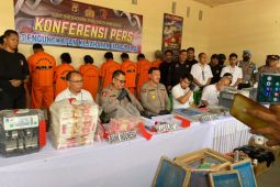 Kemarin polisi umumkan penangkapan komplotan pembuat uang palsu