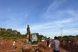 Jalan lintas ke ibukota Ketapang dan Kayong Utara rusak berat