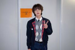 Jin BTS  jadi bintang tamu konser Coldplay, tampilkan perdana single 'The Astronaut'