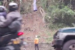 Polres Sumedang dan BPBD asesmen potensi longsor di Jalan Cadas Pangeran