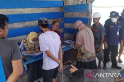 Tim Regsosek Belitung Timur cacah ABK di pelabuhan