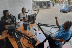 Radio XChannel jadi media promosi pedagang di Surabaya