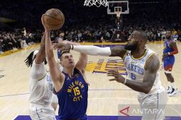 LA Lakers raih kemenangan perdana di NBA