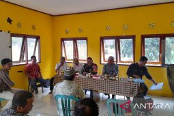 Pemilik lahan terima kompensasi pembagunan tower PLN di Kalsel