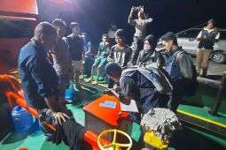 BPS Teluk Wondama lakukan pendataan Regsosek malam hari