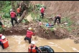 Antisipasi banjir PMI dan BPBD Kabupaten Sukabumi normalisasi sungai Cibeber