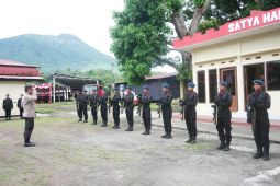 Kapolda Malut berangkatkan 100 personel BKO ke Papua