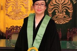 Guru Besar FKUI mendapat penghargaan Bossscha medal Leiden-Delft-Erasmus