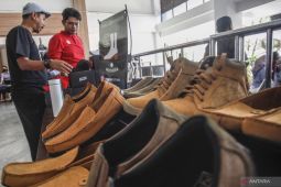 Ancaman resesi 2023 dihadapi dengan menjaga daya beli