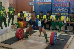 Emas Faebolo Dodo, lengkapi 3 emas perdana Angkat Berat Medan di Porprov Sumut