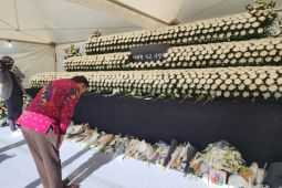 Dubes RI kunjungi altar duka korban tragedi halloween di Korea Selatan