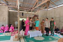 Kapolres Tabalong sumbang Al Quran dan pembangunan Masjid Desa Usih