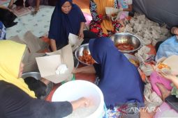 Korban banjir butuh bantuan logistik di tenda pengungsian