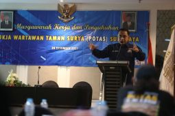 Eri Cahyadi ajak awak media awasi kinerja Pemkot Surabaya