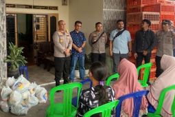 Polres Rejang Lebong bagikan 150 paket sembako kepada warga