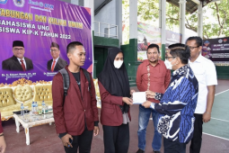 Kemendikbudristek serahkan beasiswa KIP-K bagi 1.430 mahasiswa UNG
