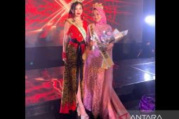 Hepa Khusnul Khotimah mahasiswi Bangka Selatan Winner Miss Grand Runway Indonesia 2022
