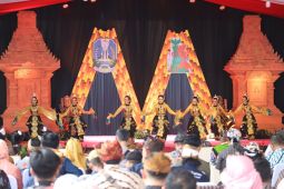 Festival Dewi Cemara Trenggalek berlangsung meriah