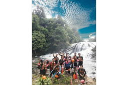 Komunitas Honda ADV mengunjungi wisata Hidden Gem