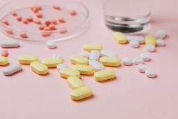 Praktisi ingatkan bahaya terlalu sering minum obat sakit kepala