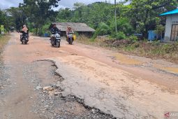 Gubernur Sutarmidji pastikan jalan provinsi Teluk Batang - Siduk selesai diperbaiki 2023