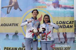 Pasangan loncat indah Kabupaten Bekasi berhasil raih medali Porprov Jabar