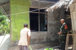 TNI perbaiki 21 rumah warga lewat Program TMMD di Maluku Barat Daya