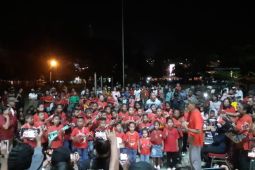 Atraksi musik ukulele warnai pantauan gerhana bulan total di Kota Ambon