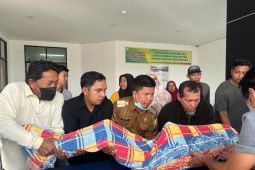 Bupati Sambas bertakziah atas meninggalnya Uray Alimin