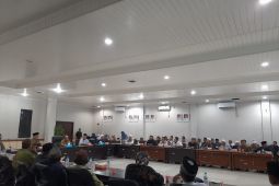 Bupati Bangka Tengah ingatkan penghulu tidak nikahkan pasangan di bawah umur