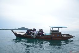 Bersama Koperasi Bahari Permai Lestari, PT Timah Tenggelamkan Rumpon Perairan Teluk Limau Bangka Barat