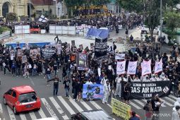 Aremania minta penembak gas air mata diproses hukum
