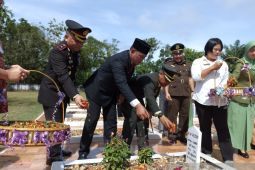 Masyarakat Kapuas Hulu diajak untuk teladani pahlawan jaga NKRI