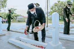 Wabup Karawang: Maknai Hari Pahlawan dengan mengenang  jasa pahlawan dan mendoakannya