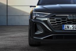 Audi luncurkan SUV listrik Q8 e-Tron