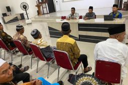 Pemkab KKU umrahkan petugas fardu kifayah dan guru  ngaji