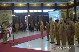 Sutarmidji kukuhkan TPAKD Sambas percepat akses keuangan bagi masyarakat