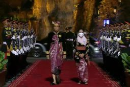 Jamuan makan malam peserta G20, Jokowi-Iriana kenakan baju adat Bali