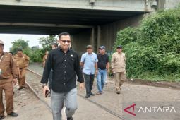 Wakil Ketua DPRD Kota Serang tinjau jalur frontage di Kelurahan Unyur