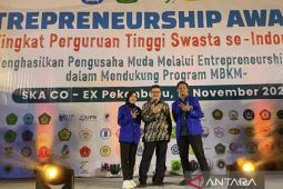 UWGM Samarinda  raih juara favorit Entreprenuerahip Award 2022