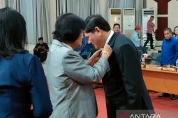 Ketua DPRD Manado Lantik Franklin Sinjal Gantikan Towoliu