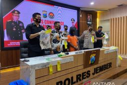 Polisi tangkap pedagang jual dawet dicampur karbit di Jember