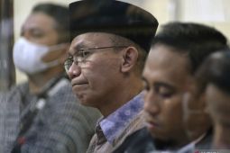 Terdakwa suap akui  titipkan keponakannya masuk FK Unila